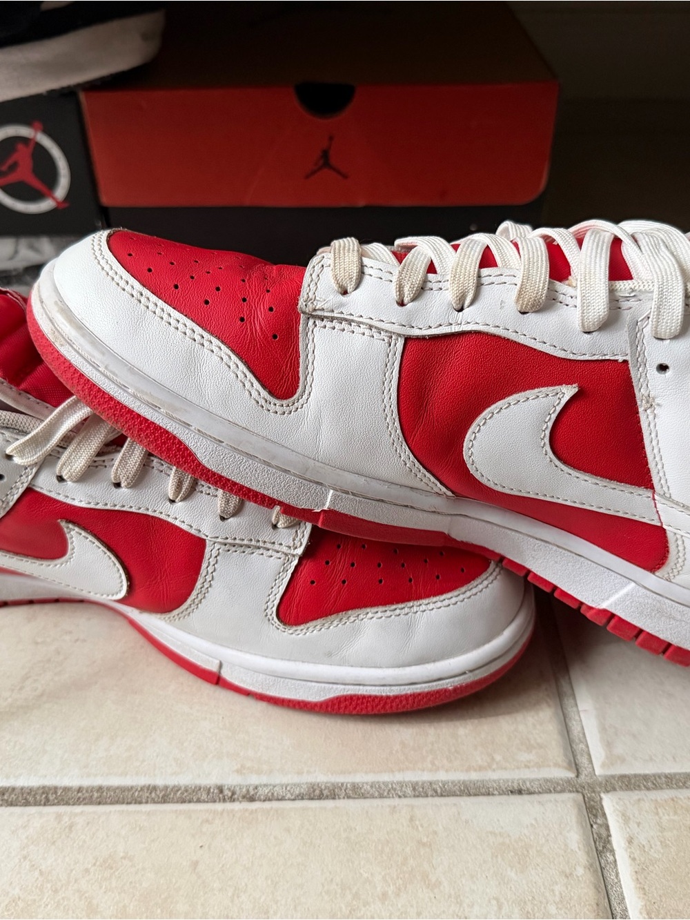 Nike dunk low championship red